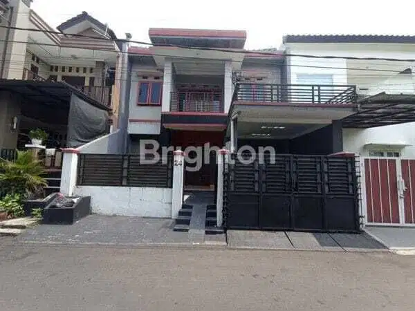 RUMAH SEWA LUAS YG  MENGHADAP TAMAN ASRI YG LUAS DI VILA BOGOR INDAH 2