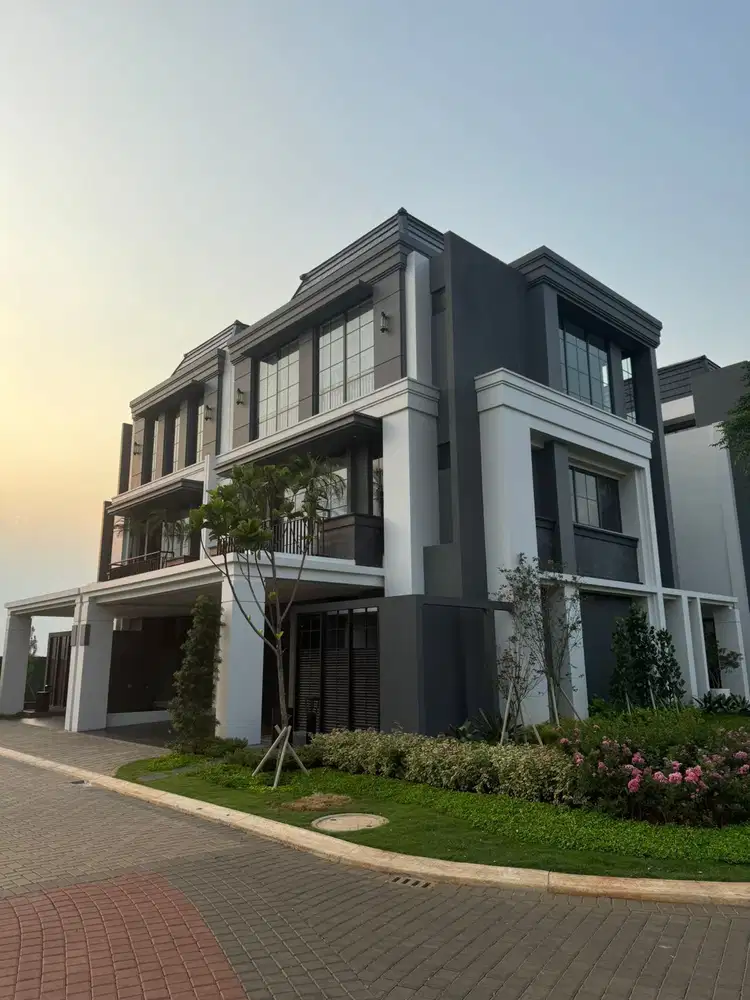 Rumah Mewah 3 Lantai Sebrang Mall Estavara Bsd City