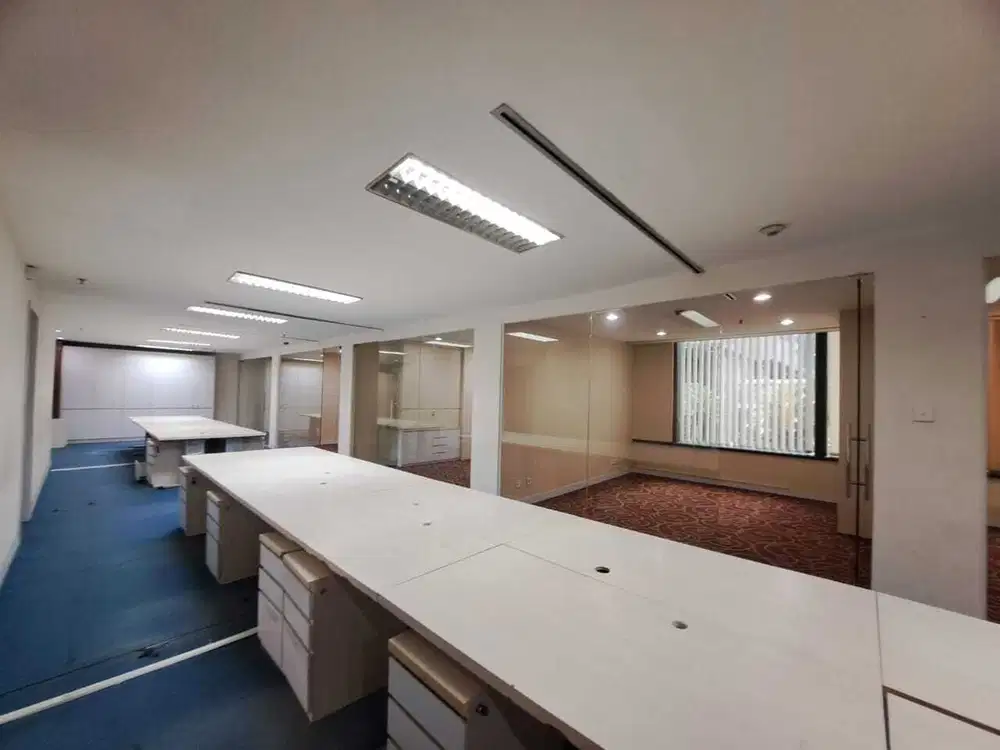 Sewa Kantor 237 m2 Semi Furnish di Palma One Kuningan, Hrg Terjangkau
