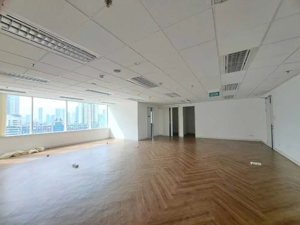 Sewa Kantor 344 m2 Sdh Fitted di Menara Rajawali Mega Kuningan, Nego