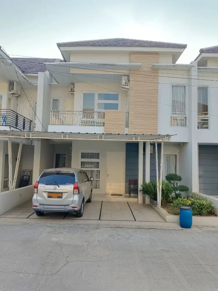 RUMAH MEWAH 2 LANTAI SIAP HUNI DI PUSAT KOTA KARAWANG