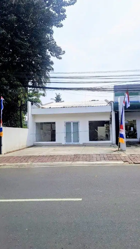 Sewa Ruko Strategis 1 Lantai Luas 160m² di Duren Tiga