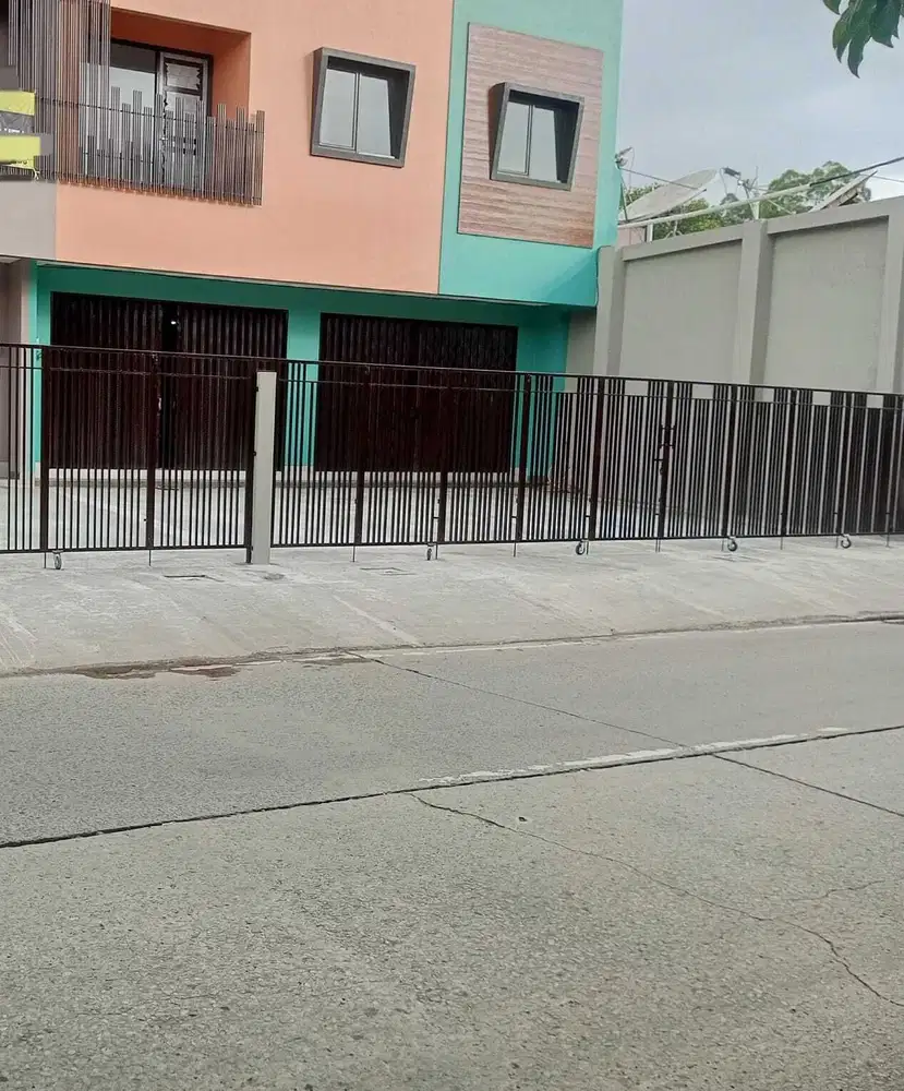 DISEWAKAN RUKO BARU JADI SIAP HUNI 4LT DI KRANGGAN RAYA JATISAMPURNA