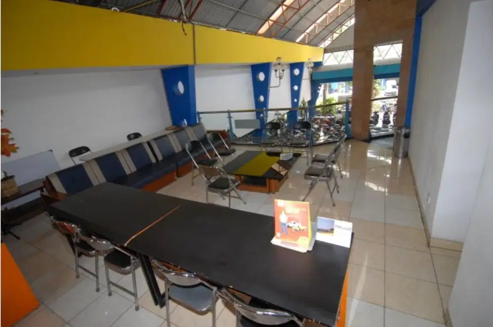 Dijual Gedung modern minimalis cocok untuk usaha di Ciateul