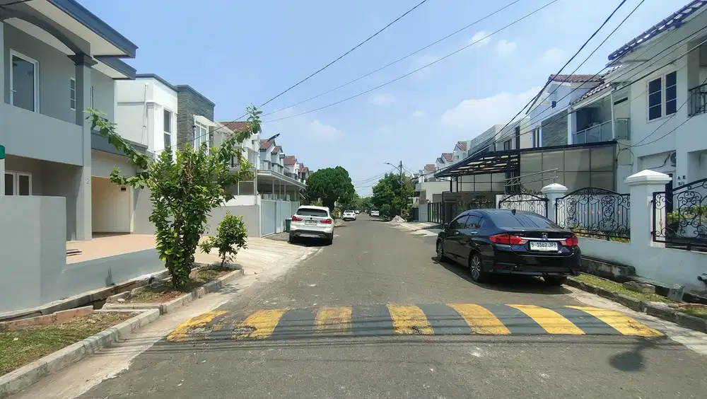 SIAP HUNI! RUMAH HOEK GADING SERPONG SEKTOR 1 SUDAH RENOV BARU MURAH