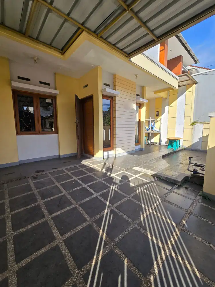 Termurah! Rumah Cantik di Taman Kopo Indah Bandung