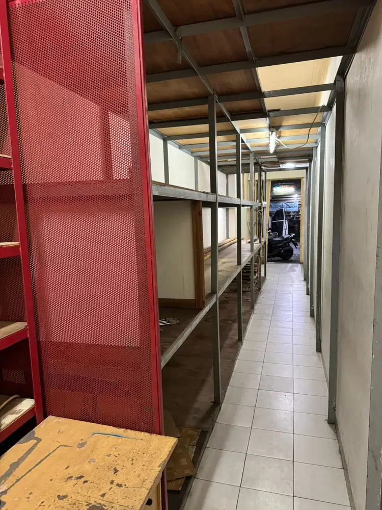 Kios LTC Glodok lantai SB buat Ruang Usaha Serbaguna posisi area ramai