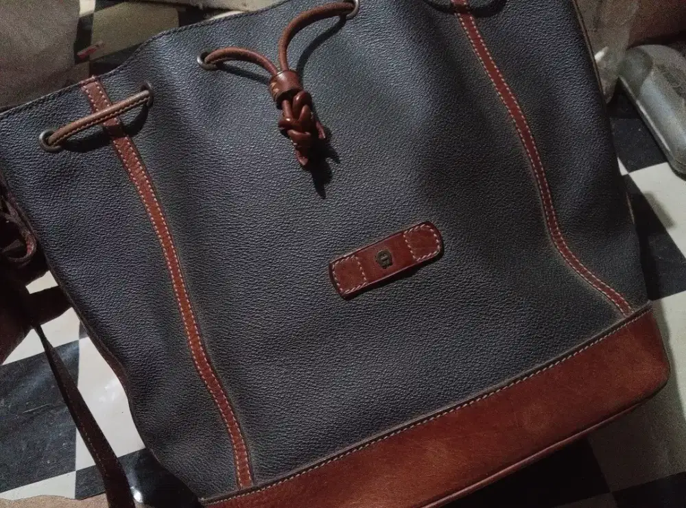 Tas Kulit Merk Aigner Original Kondisi Masih Oke