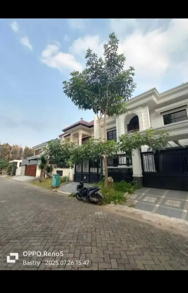Rumah Elite Dan Mewah Araya Golf Dekat Exit Toll Cocok Untuk Keluarga
