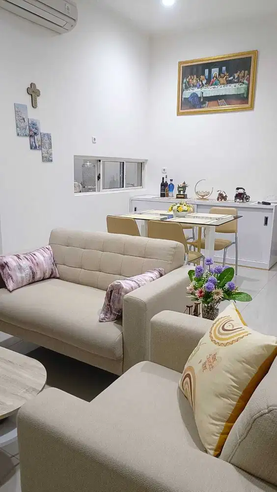 Dijual suvarna sutera catriona sindang jaya 2 lantai ada kolam elit