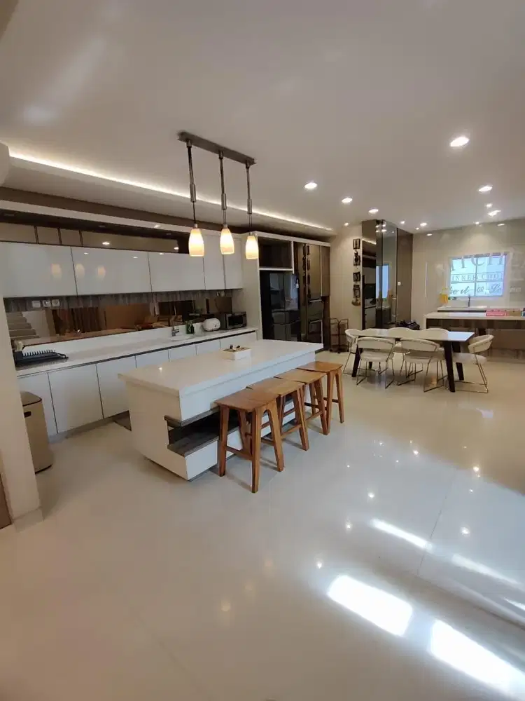 LANGKA RUMAH MEWAH CANTIK SIAP HUNI 13x18 CLUSTER VIEW DANAU PIK1