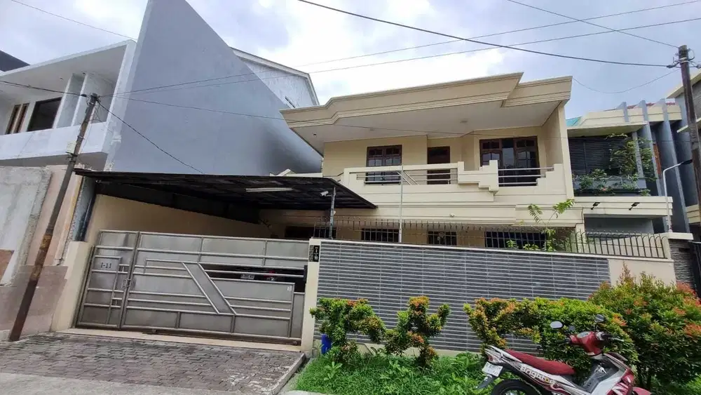 Rumah 2 lantai di perumahan Jelambar