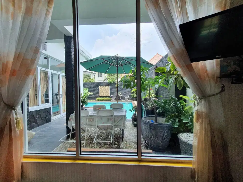 Rumah Dgn Swim Pool Dekat Akses Tol Cluster Batavia Gading Serpong
