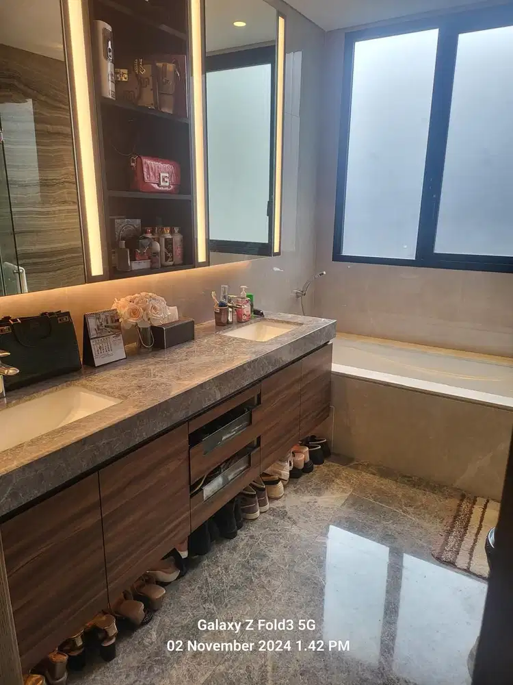 Rumah Mewah Siap Huni, Kawasan Elit, Cluster Laurel Navapark bsd City