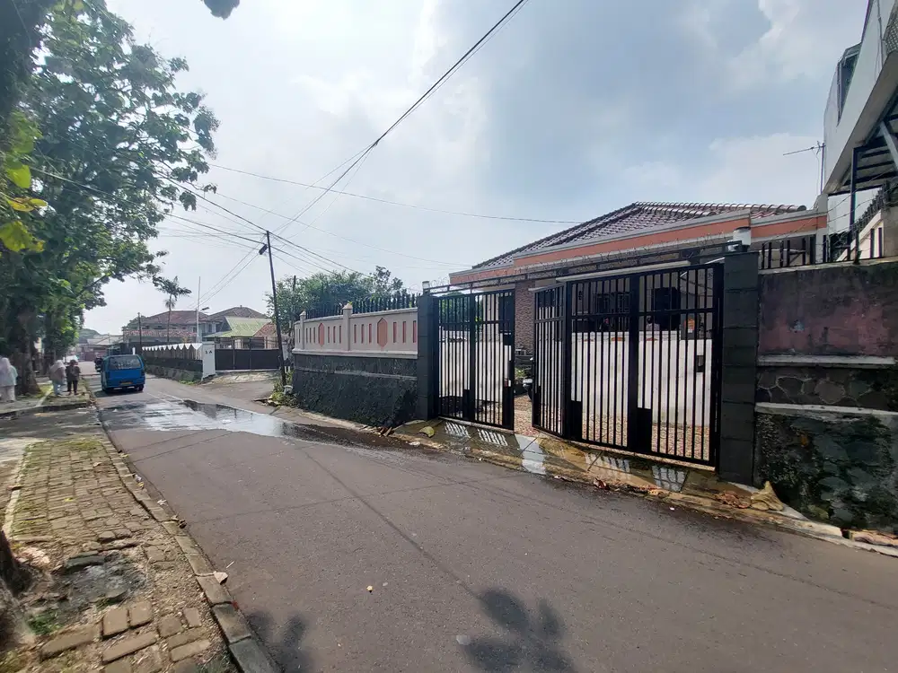 Rumah hook Mewah jantung kota Hanya jalan kaki ke Istana Bogor