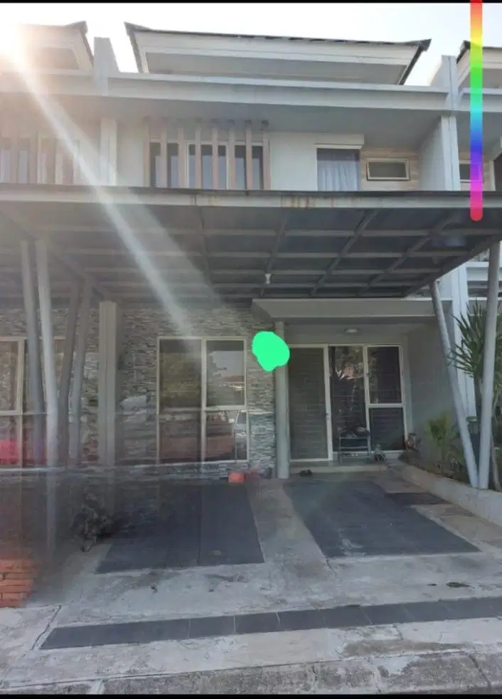 Dijual Rumah depan kolam renang