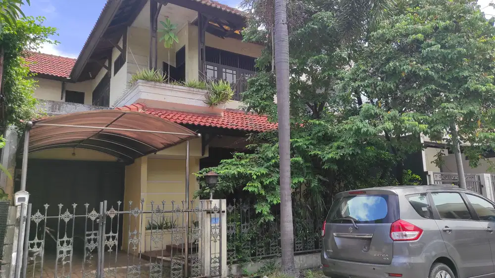 Rumah 2 Lantai Unfurnsih Butuh Renovasi di Griya Inti Sentosa Sunter