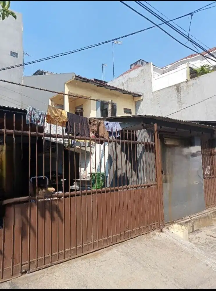 Rumah Lama di BCS - Kelapa Gading