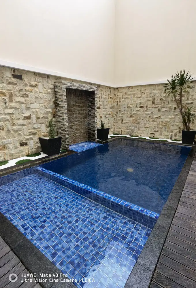 Dijual Rumah mewah dengan kolam renang di Banjar Wijaya harga 5,5 M