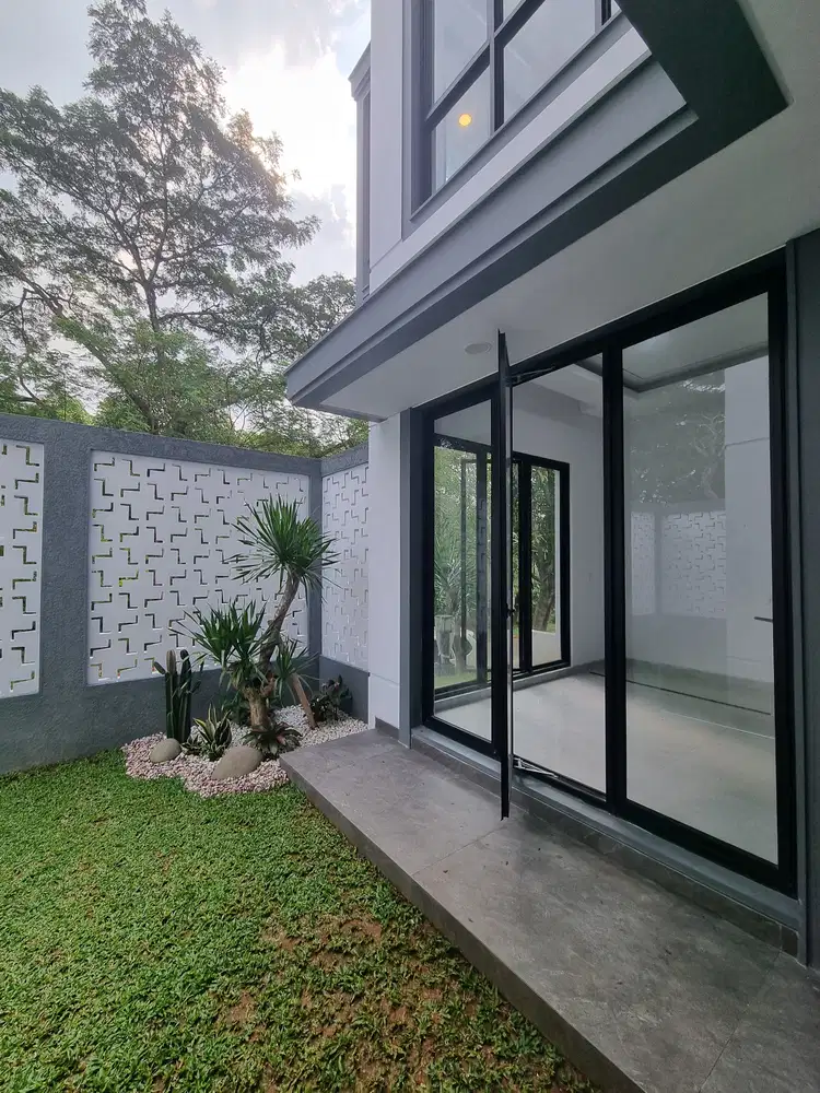 Bangunan mandiri Rumah mewah bsd city brand new