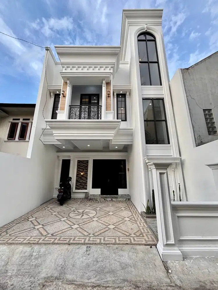 Dijual Murah Rumah American Classic Rooftop di Jagakarsa