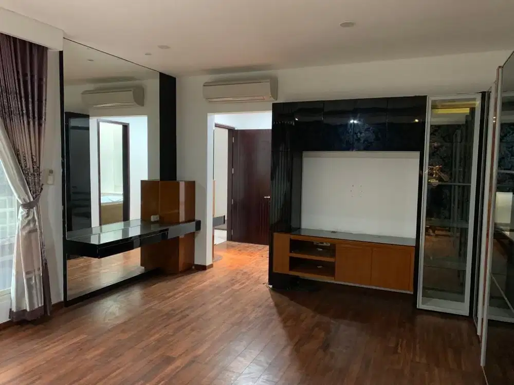 Rumah Ciamik Siap Huni Terawat Villa Bukit Regency Pakuwon Indah