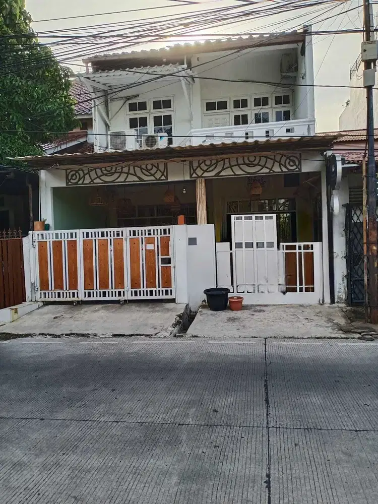 Rumah Strategis 2 Lantai Bisa Untuk Tempat Usaha di Kelapa Gading Bcs
