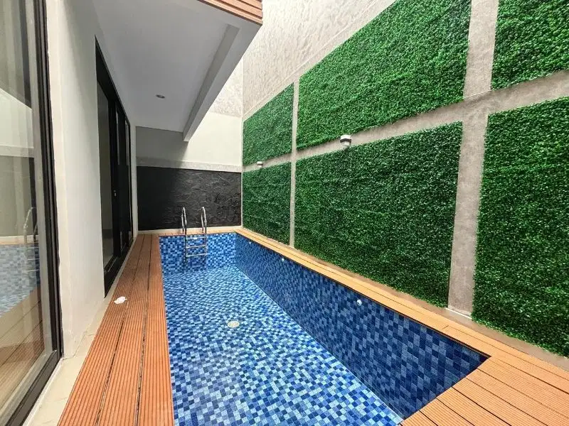 Rumah baru dengan kolam renang di komplek Bintaro Jaya sektor 9