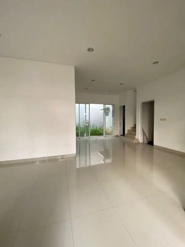 Rumah di Green Lake city sudah Renov