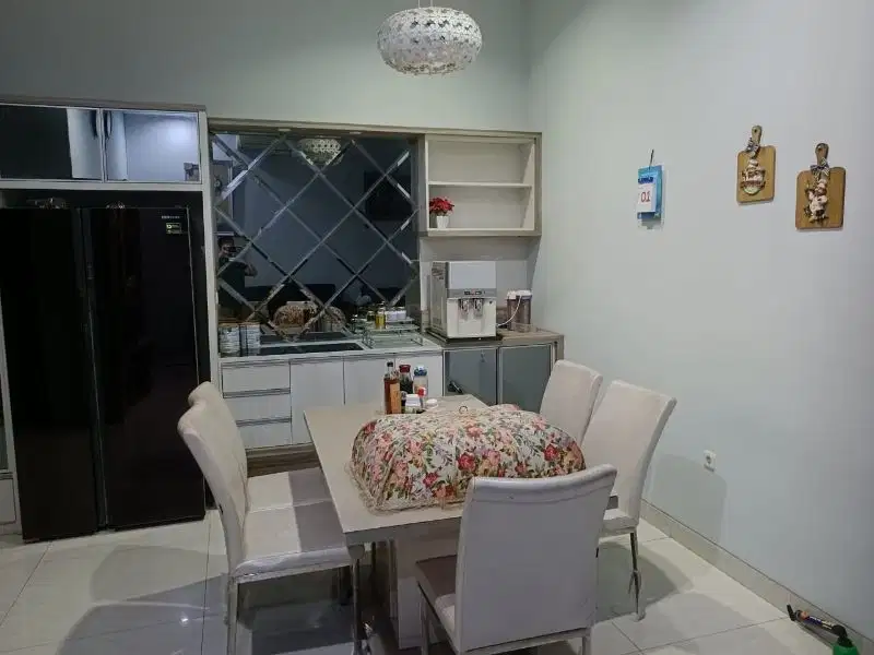 Rumah minimalis siap huni 3 lantai  Kelapa Gading