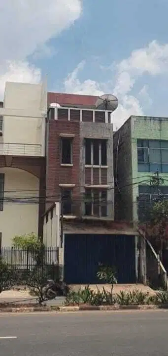 Ruko siap pakai pinggir jalan raya serpong tangerang