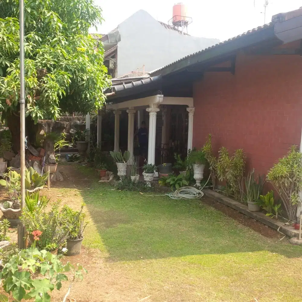Dijual Rumah Luas dan asri hook 2 Lantai di Kayu Putih,Jaktim