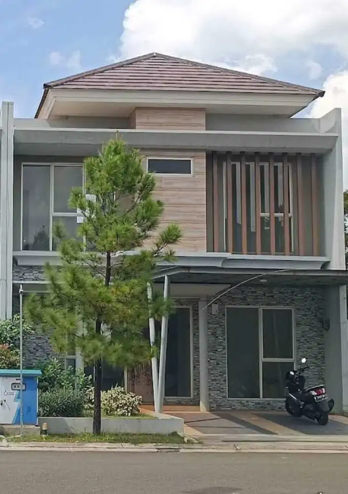 Rumah 2 lantai siap huni di JGC , Cakung ,Jakarta Timur