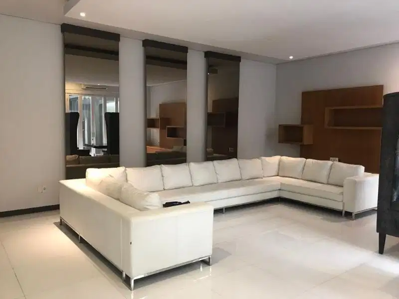 Rumah Modern 3 Lantai 16x25 Mega Kuningan Setiabudi hadap Utara