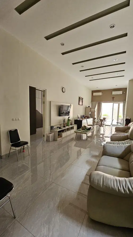 Rumah 1 Lantai Di Manyar Jaya Surabaya Timur Cocok Untuk Orang Tua