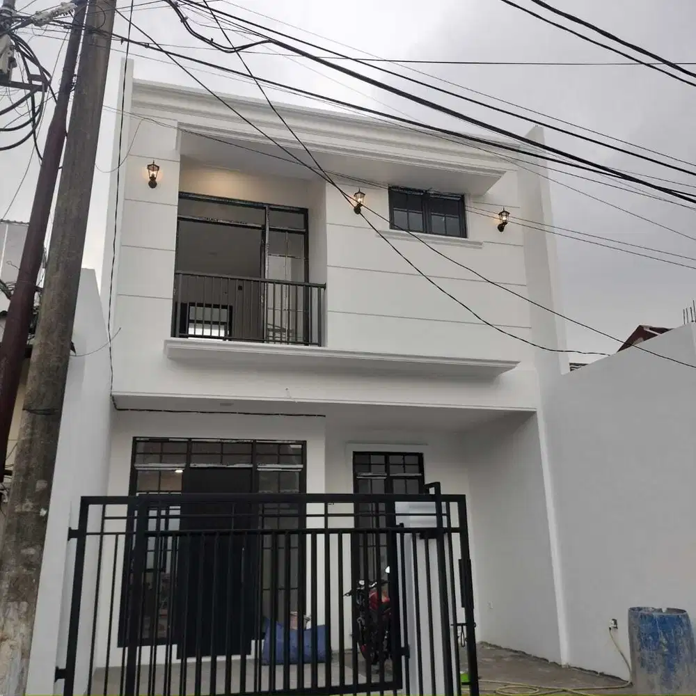 Dijual Rumah Modern Klasik di Kencana Loka BSD, Tangerang Selatan