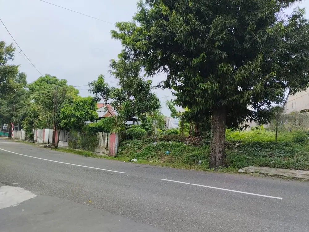 Dijual Tanah Strategis - Hanya 500 meter dari Pusat Perbelanjaan