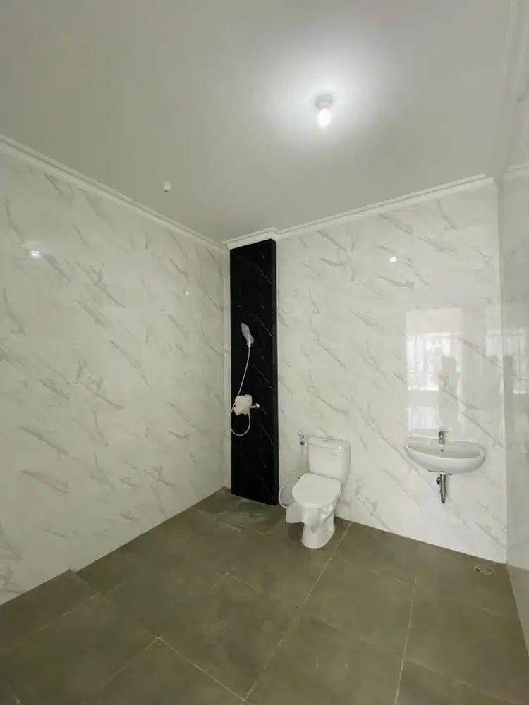 Rumah Modern Minimalis Dan Lokasi Strategis Waterfront Citraland