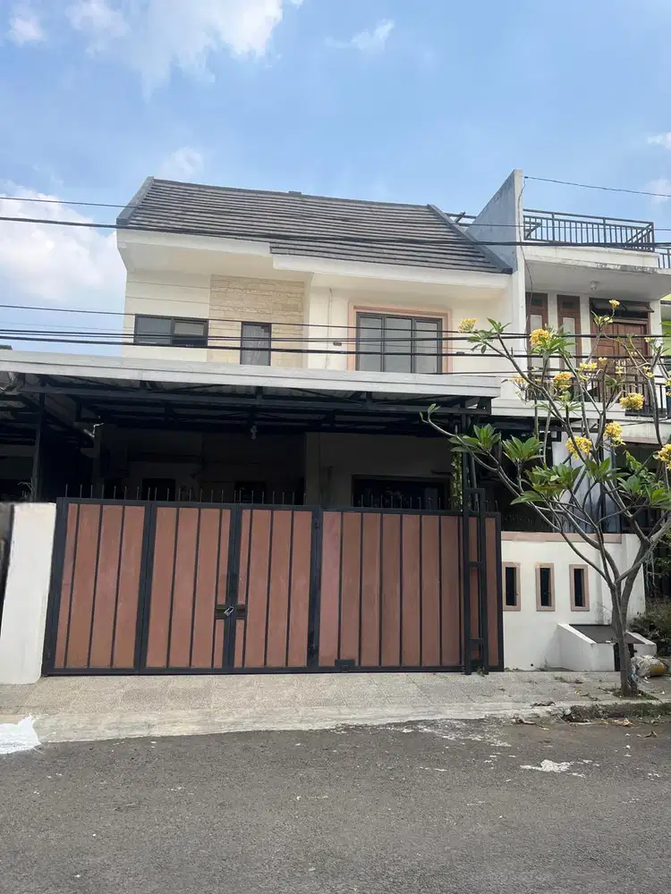 Siap Huni!! Di Jual Rumah 2 lantai sudah full furnish di Nusaloka, BSD