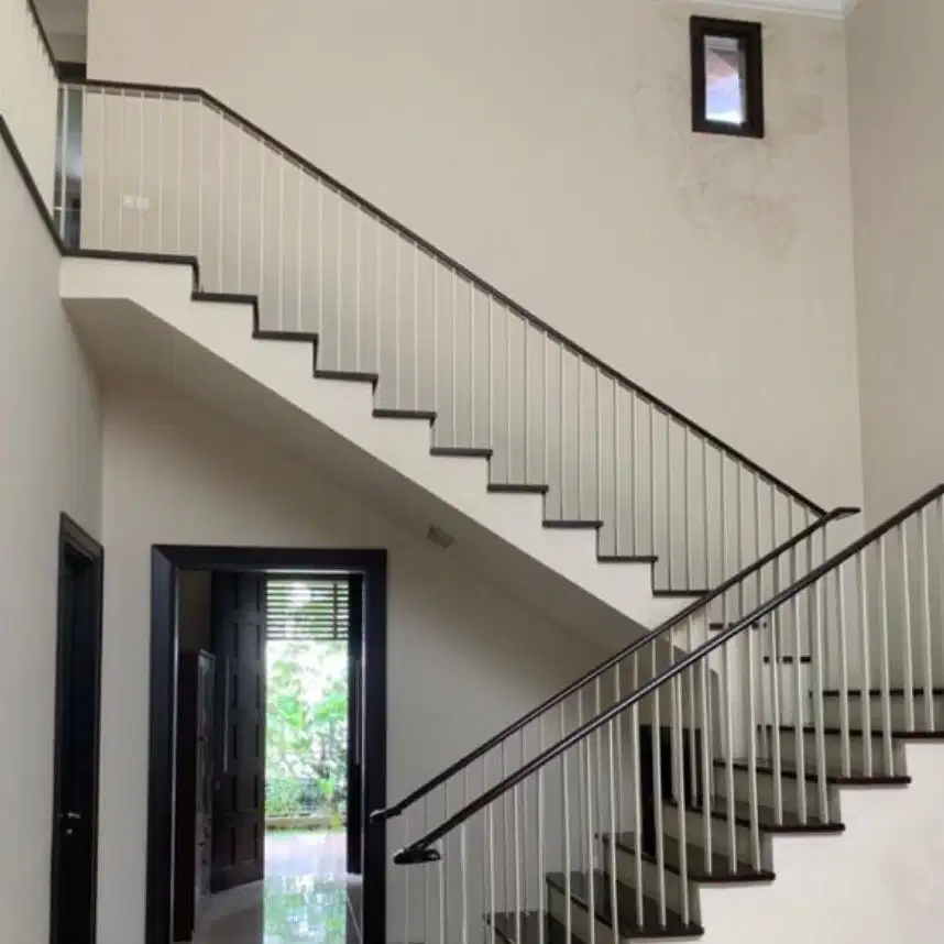 Dijual Rumah Graha Famili