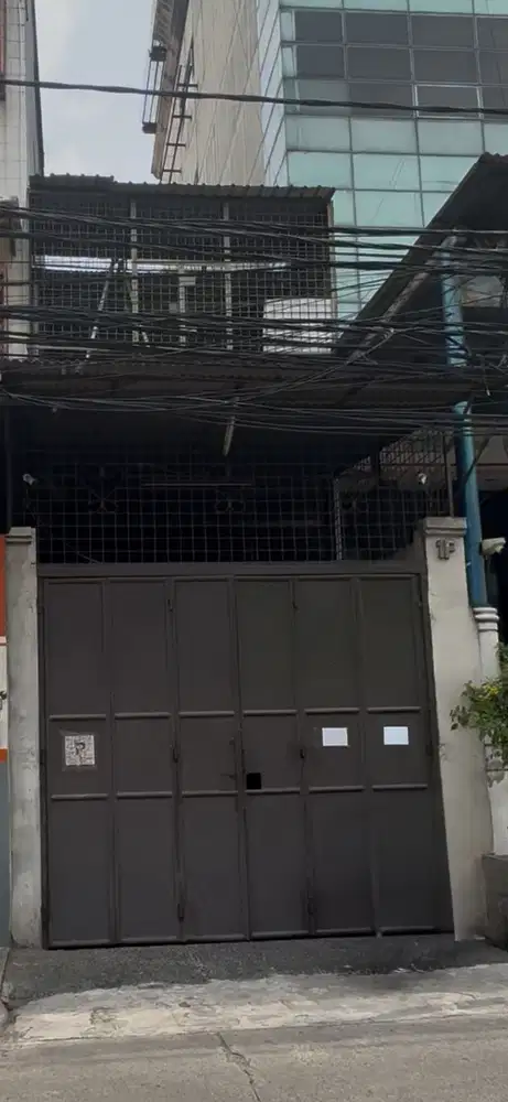 Ruko Strategis 3 Lantai Cocok Buat Usaha Sparepart Motor Fajar Aladin