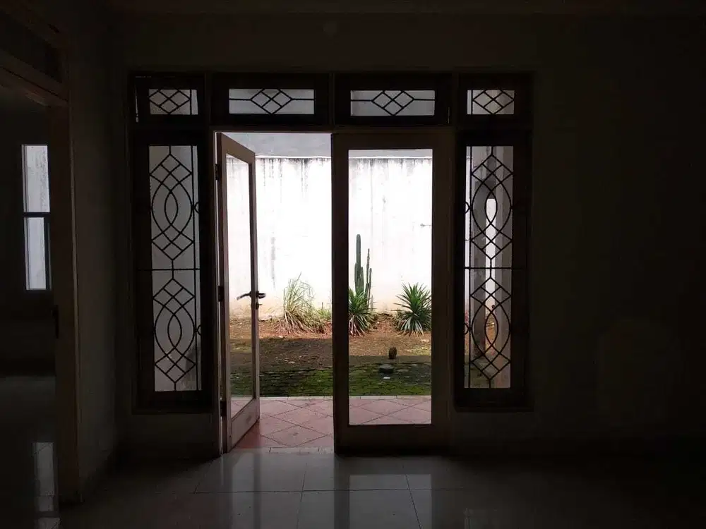 Dijual rumah minimalis 2 lantai di Metland Menteng Cakung Jaktim