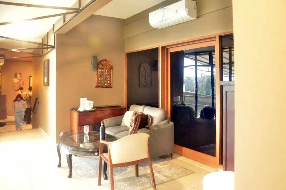 Jual Cepat Rumah Strategis 945m2+Cafe di Kemang Selatan