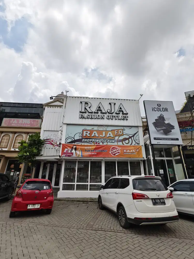 Ruko PIK Crown Golf Gandeng Boulevard Lift