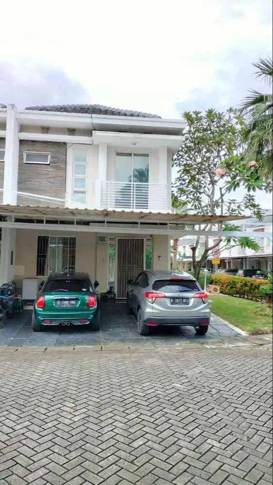 Dijual Rumah Hoek Semi Furnish Green Lake City Amerika West Coast