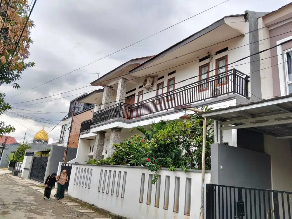 Rumah Mewah Dalam Komplek di Jatiwaringin Bekasi