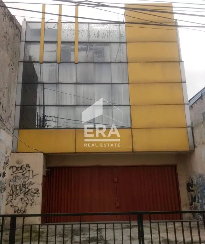 Dijual Ruko 3 Lantai di Pinggri Jalan Raya Surotokunto Karawang, SHM