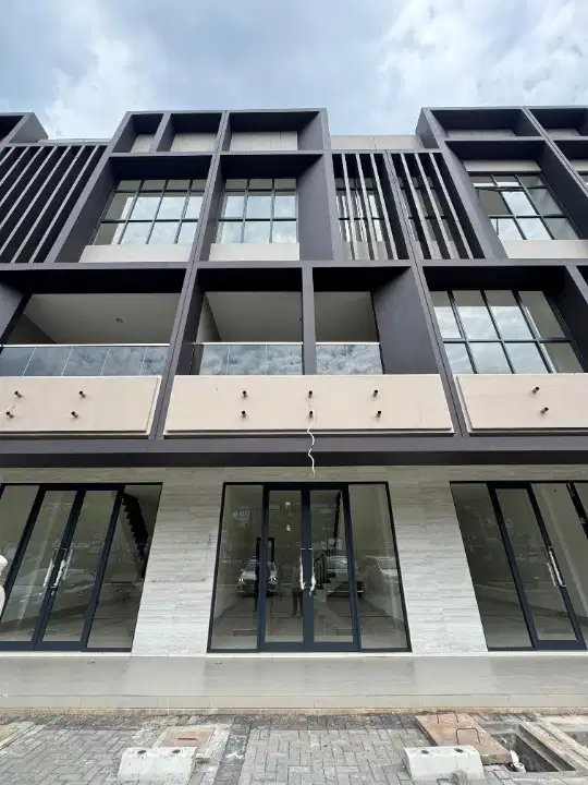 Langka Ruko 3 Lt Hadap Jalan Ada Balkon & Bisa Gandeng di Enchante BSD