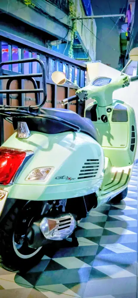 Piaggio Vespa GTS 150cc / warna relax green