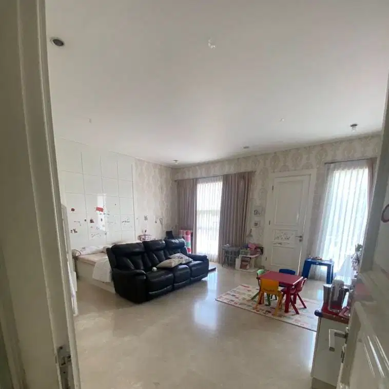 Rumah Mewah Lotus Palace PIK, luas 723m2, hadap utara.